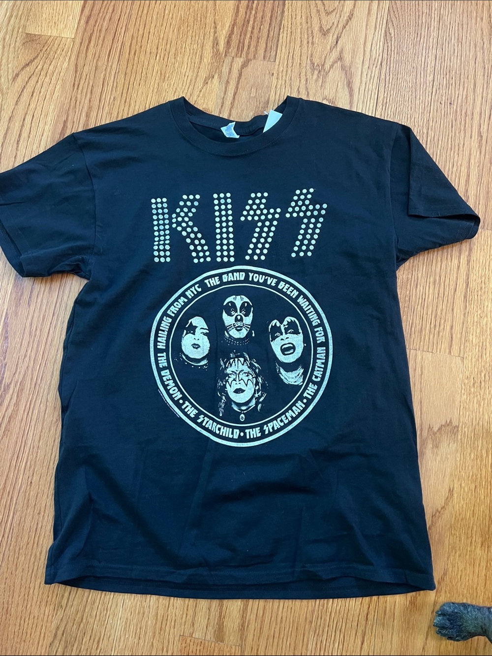 Kiss Band Black Tee with glow in the dark Band Graphic - nwt med/large